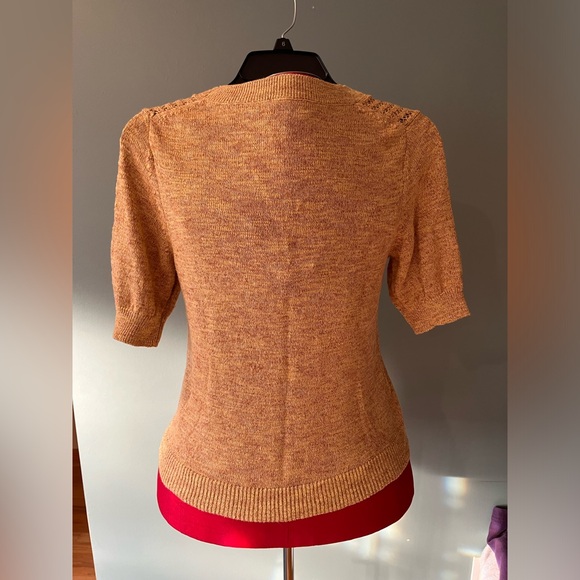 Banana Republic golden summery top. Pretty detail on the décolleté, medium. - Picture 5 of 8